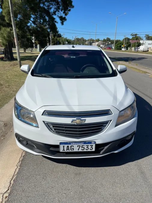 Chevrolet Onix 2015 — foto 2