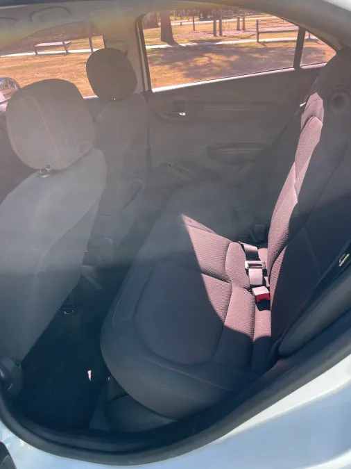 Chevrolet Onix 2015 — foto 6
