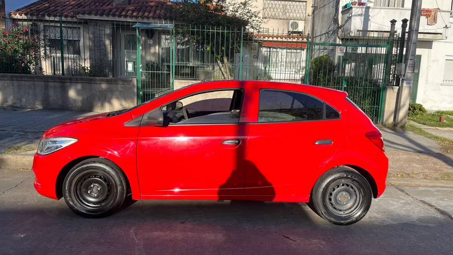 Chevrolet Onix 2018 — foto 2
