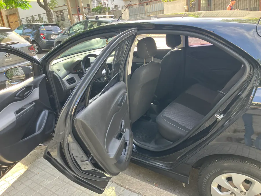 Chevrolet Onix 2019 — foto 6