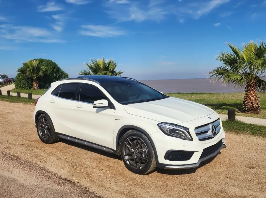 Mercedes-Benz GLA-Class 2016 para alquilar
