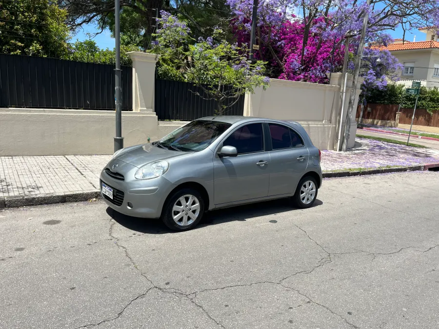 Nissan March 2014 para alquilar