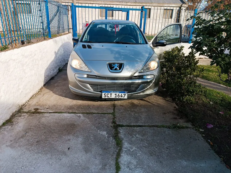 Peugeot 207 2013 — foto 3