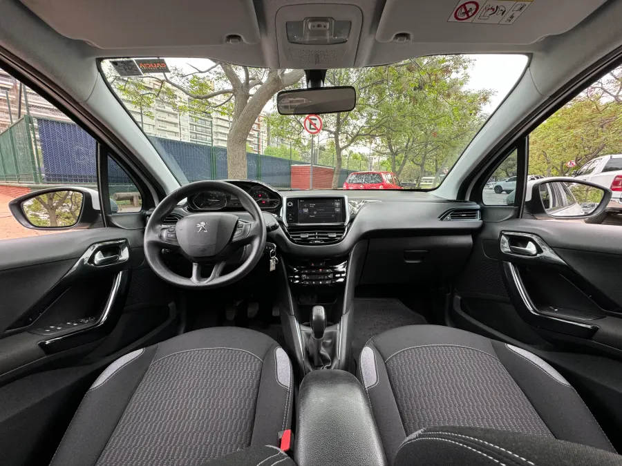 Peugeot 208 2017 — foto 4