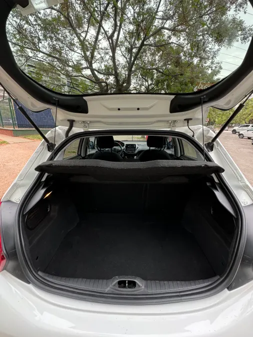 Peugeot 208 2017 — foto 6