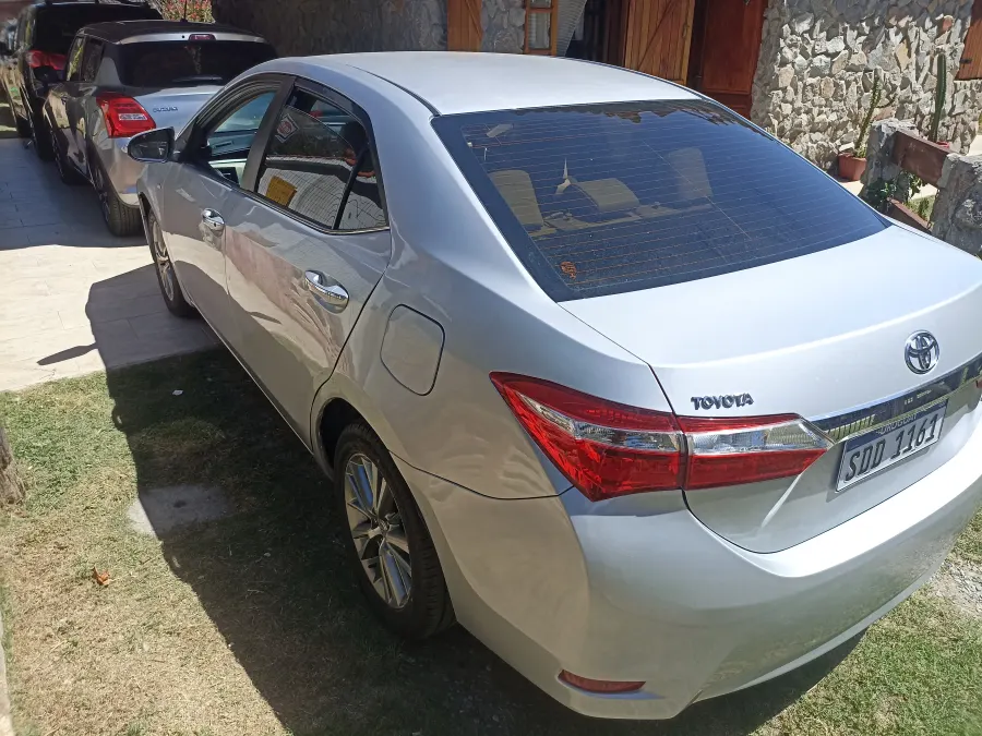 Toyota Corolla 2017 — foto 3