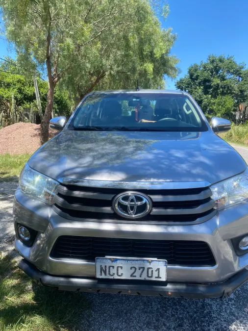 Toyota Hi-Lux 2017 — foto 2