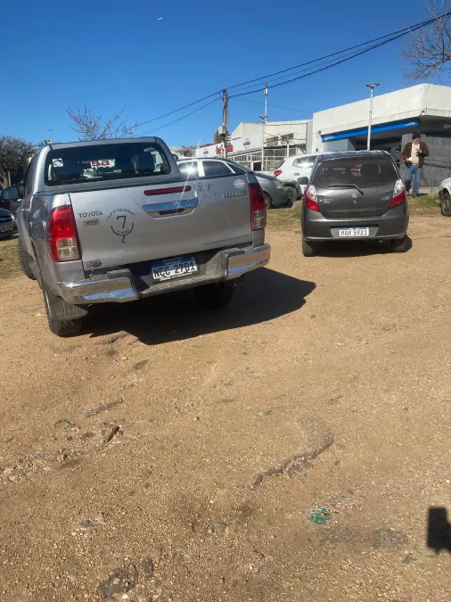 Toyota Hi-Lux 2017 — foto 3